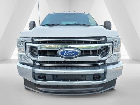 Used 2022 Ford F250 XLT AWD/4WD image 2