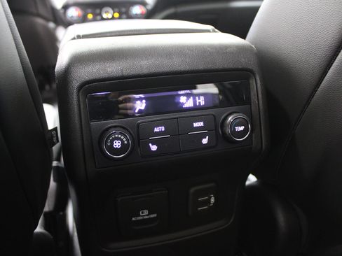 Used 2019 GMC Acadia SLT image 28