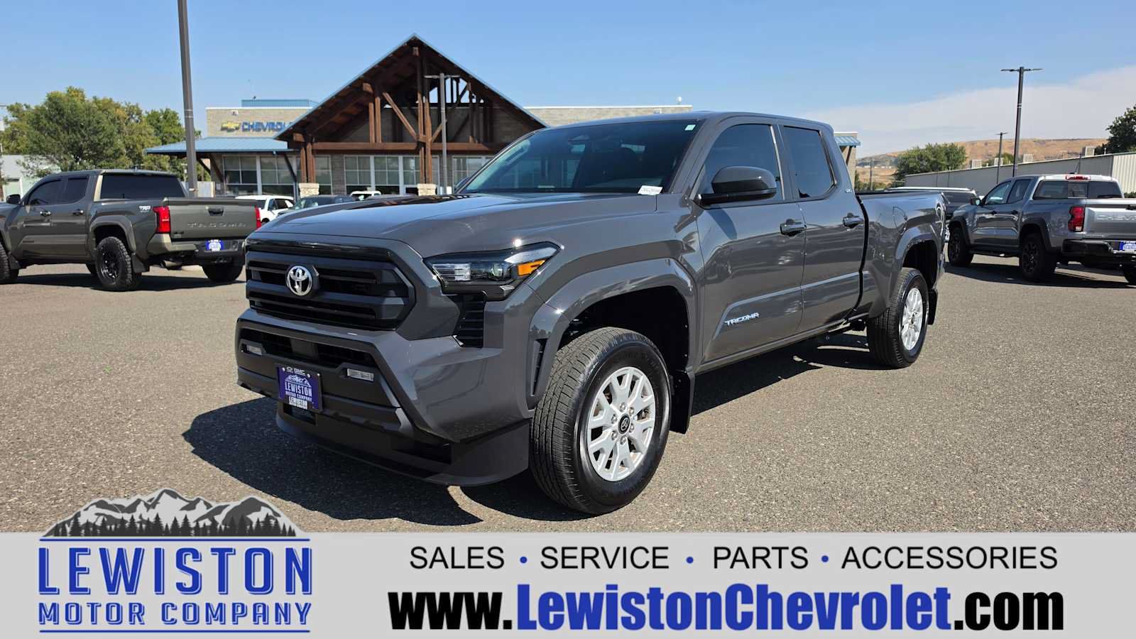 Used 2026 Toyota Tacoma SR5 AWD/4WD image 1