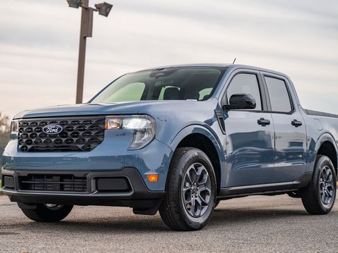 New 2026 Ford Maverick XLT w/ XLT Luxury Package image 2