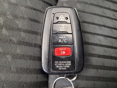 Used 2017 Toyota Prius Prime Plus w/ Protection Package image 32