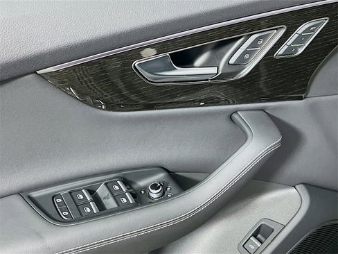 Used 2025 Audi Q7 3.0T Premium Plus image 20