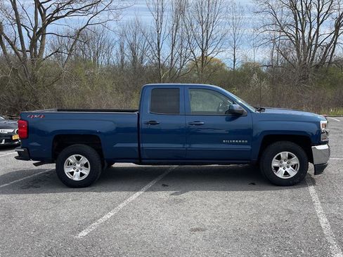 Used 2018 Chevrolet Silverado 1500 LT w/ All Star Edition AWD/4WD image 8
