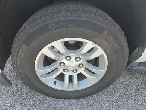 Used 2019 Chevrolet Tahoe LT RWD image 3
