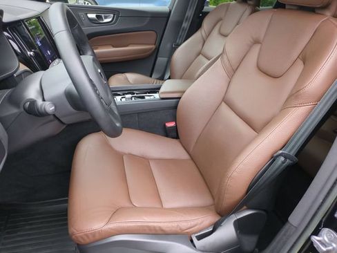 Used 2023 Volvo XC60 B5 Plus w/ Climate Package AWD/4WD image 14