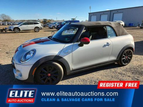 Used 2018 MINI Cooper S FWD image 2