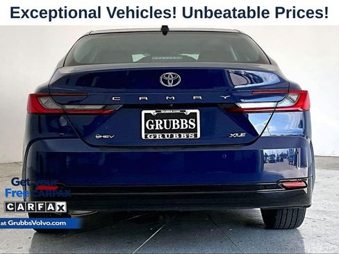 Used 2025 Toyota Camry XLE w/ Premium Plus Package FWD image 5