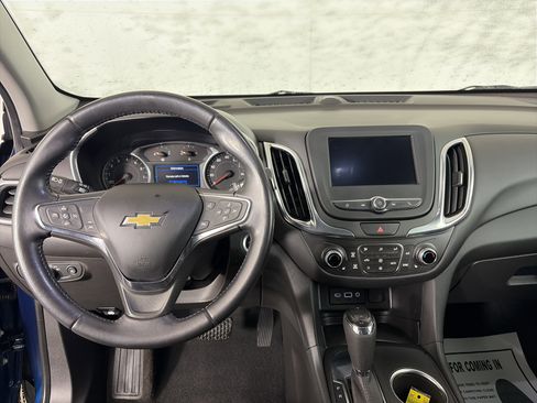 Used 2021 Chevrolet Equinox LT image 3