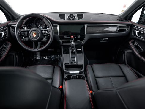 New 2026 Porsche Macan GTS image 12