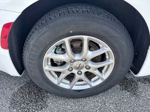 Used 2023 Chrysler Pacifica Touring-L FWD image 12