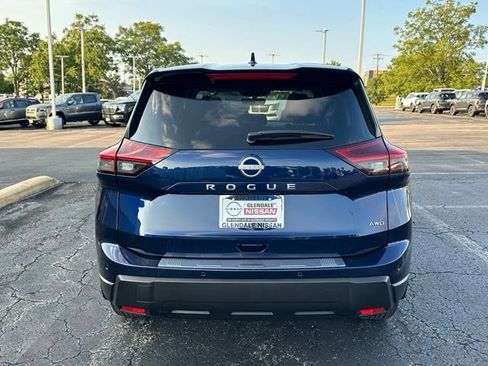 Used 2025 Nissan Rogue SV AWD/4WD image 5