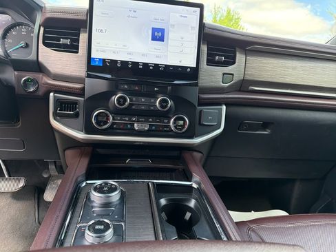 Certified 2024 Ford Expedition Limited AWD/4WD image 18