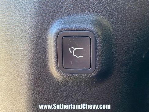 Used 2019 Jeep Cherokee Limited w/ Technology Group AWD/4WD image 39