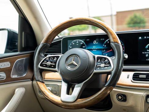 Used 2020 Mercedes-Benz GLS 580 4MATIC image 38
