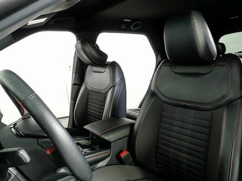 Used 2025 Ford Explorer ST-Line w/ Premium Package image 3