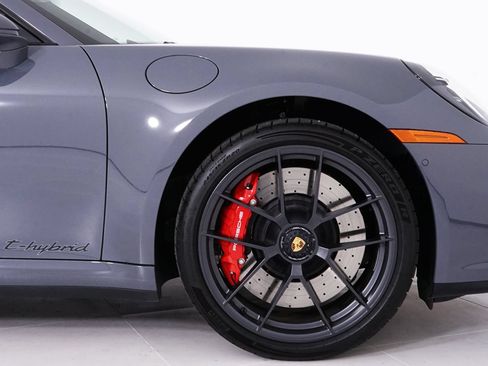 Used 2026 Porsche 911 Targa 4 GTS AWD/4WD image 17
