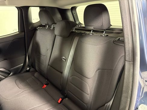 Used 2021 Jeep Renegade Latitude w/ Convenience Group AWD/4WD image 21