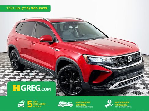 Used 2022 Volkswagen Taos SE image 1