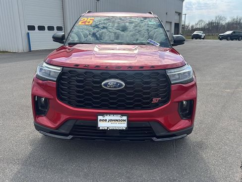 Used 2025 Ford Explorer ST AWD/4WD image 2