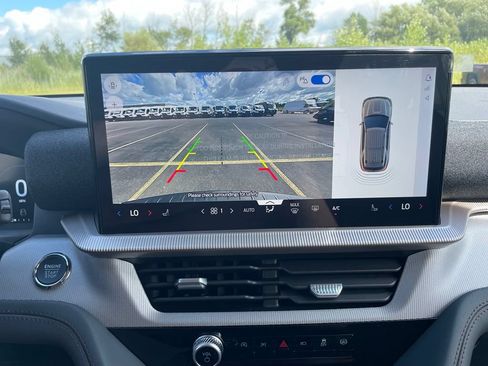 New 2026 Ford Explorer Active AWD/4WD image 23