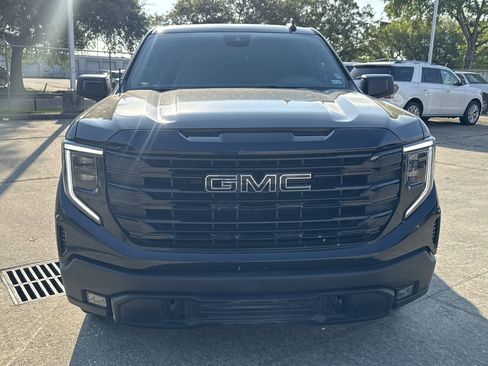 Used 2024 GMC Sierra 1500 Elevation w/ LPO, Elevation Black Package image 17