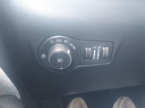 Used 2025 Jeep Compass Latitude AWD/4WD image 24