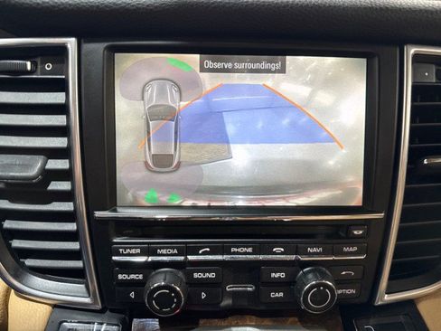 Used 2015 Porsche Panamera image 27