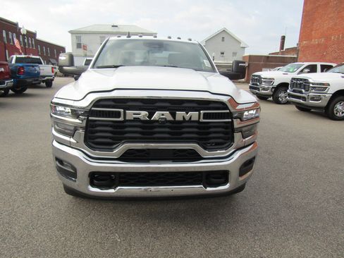Used 2025 RAM 3500 Tradesman w/ Chrome Appearance Group image 8