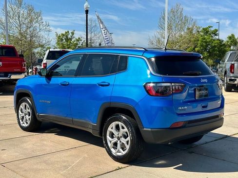 Used 2025 Jeep Compass Latitude image 24