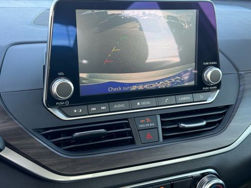 Used 2024 Nissan Altima 2.5 SV image 29