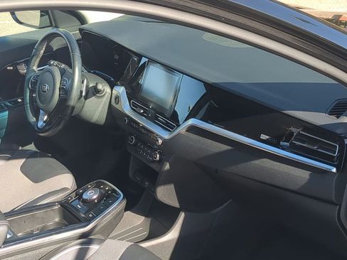 Used 2021 Kia Niro EX w/ Cold Weather Package image 27