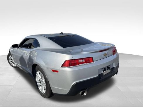 Used 2015 Chevrolet Camaro LT RWD image 4