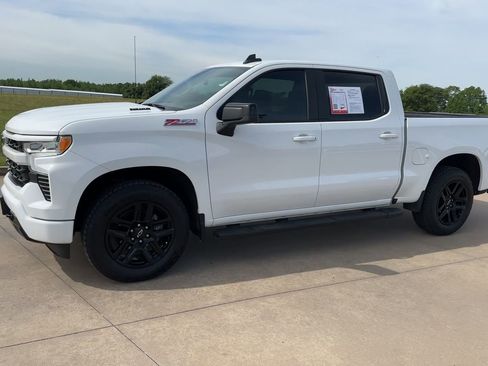 Used 2024 Chevrolet Silverado 1500 RST AWD/4WD image 5