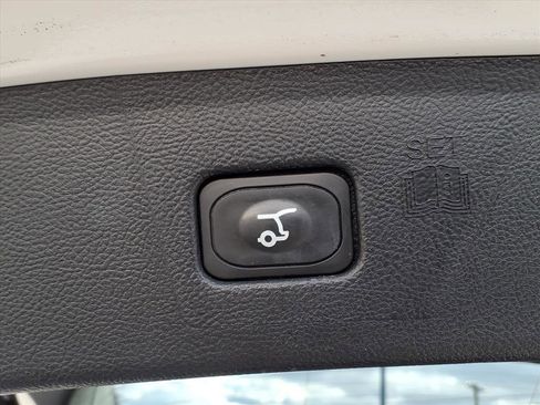 Certified 2024 Ford Edge ST-Line image 9