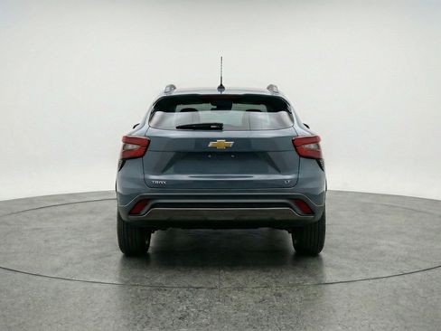 Used 2025 Chevrolet Trax LT image 6