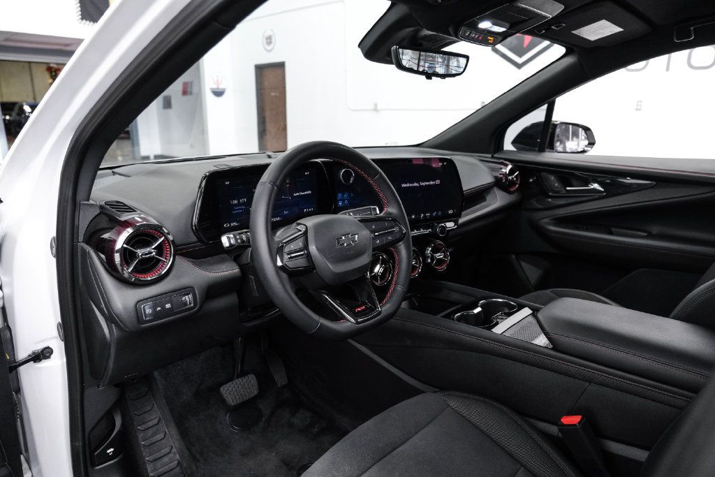 Used 2024 Chevrolet Blazer EV RS AWD/4WD image 3