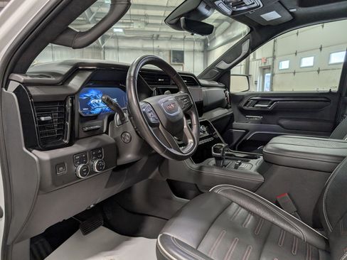Used 2023 GMC Sierra 1500 AT4X image 16
