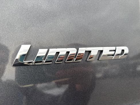 Used 2019 Toyota Tundra Limited w/ Limited Premium Package image 28