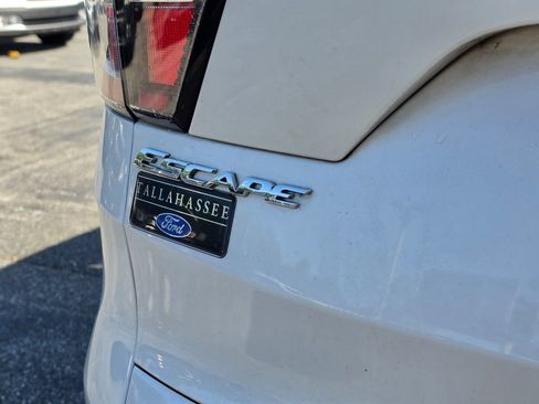 Used 2017 Ford Escape Titanium w/ Equipment Group 301A AWD/4WD image 11
