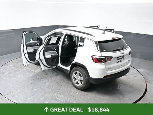 Used 2024 Jeep Compass Latitude image 62