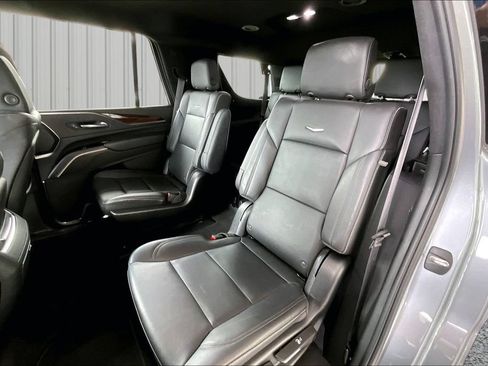 Used 2022 Cadillac Escalade Luxury AWD/4WD image 19