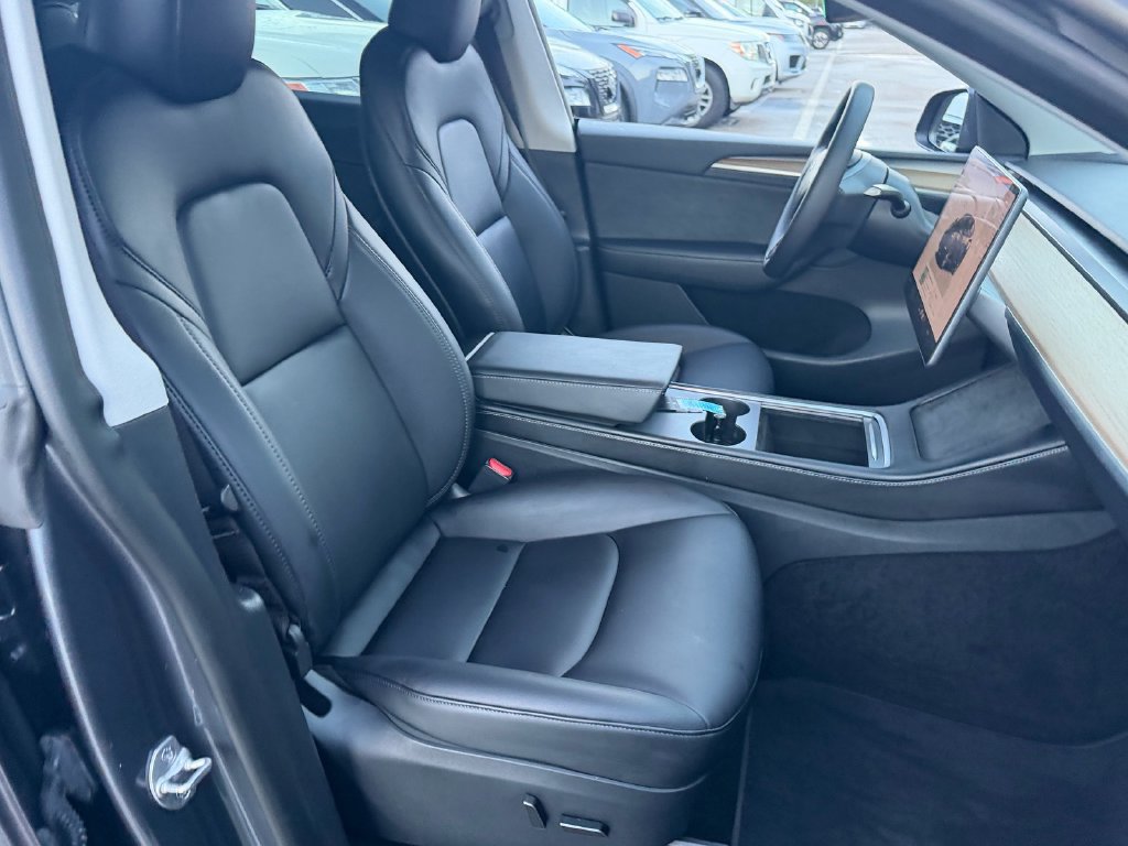 Used 2023 Tesla Model Y Long Range AWD/4WD image 16