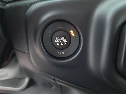 Used 2023 Jeep Gladiator Mojave AWD/4WD image 27