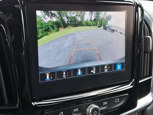Used 2023 Chevrolet Traverse High Country w/ LPO, Floor Liner Package AWD/4WD image 4