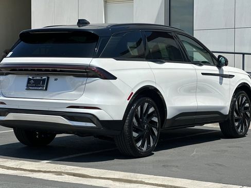 New 2026 Lincoln Nautilus Reserve w/ Jet Appearance Package AWD/4WD image 3