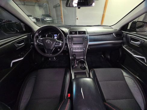 Used 2017 Toyota Camry SE FWD image 28