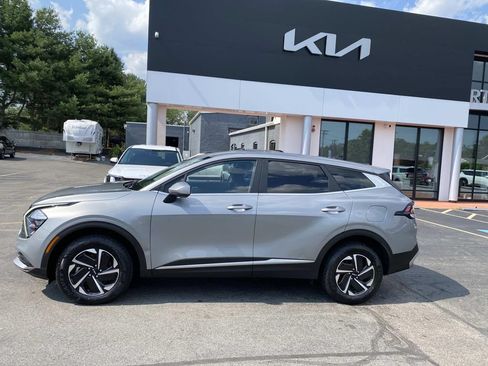 Used 2023 Kia Sportage LX AWD/4WD image 2