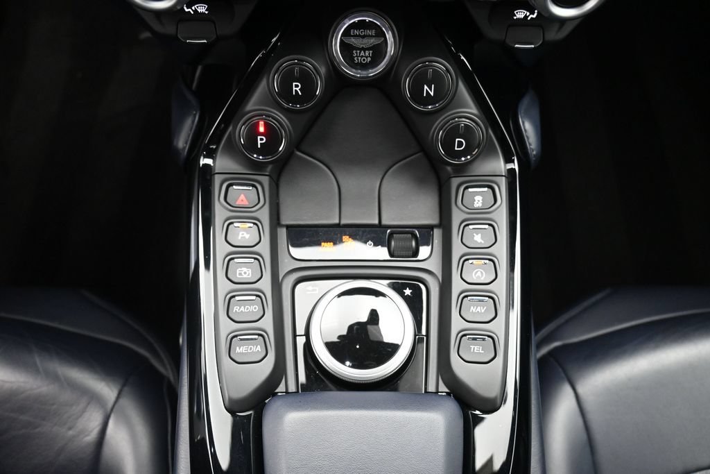 Used 2020 Aston Martin V8 Vantage Coupe RWD image 18