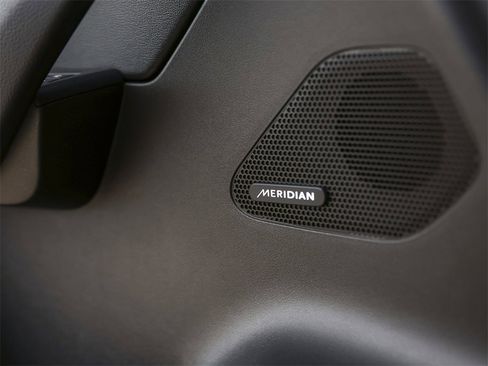 Used 2019 Jaguar F-PACE Prestige image 30