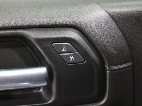 Used 2022 Chevrolet Silverado 1500 LT Trail Boss w/ LT Trail Boss Premium Package AWD/4WD image 8